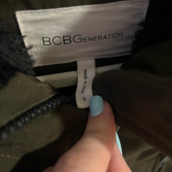 BCBG Women Hooded Parka Coat Green - Size S - Good condition - Picture 6 of 7